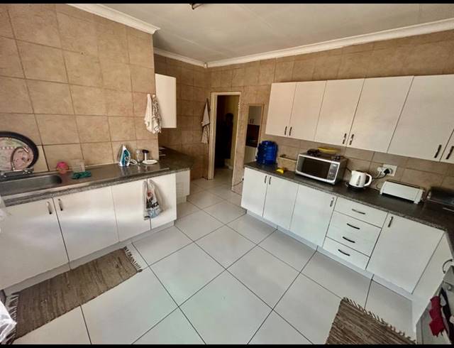 3 BEDROOM HOUSE FOR SALE IN VANDERBIJLPARK CW 5